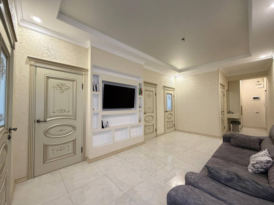 Продам трехкомнатную (3-комн.) квартиру, Оранжерейная ул, 7кА, Нальчик г