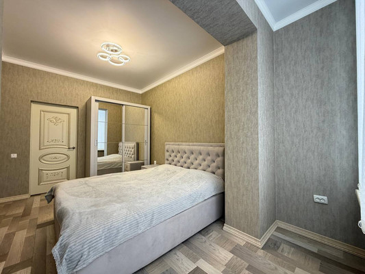 Продам трехкомнатную (3-комн.) квартиру, Оранжерейная ул, 7кА, Нальчик г