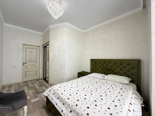 Продам трехкомнатную (3-комн.) квартиру, Оранжерейная ул, 7кА, Нальчик г