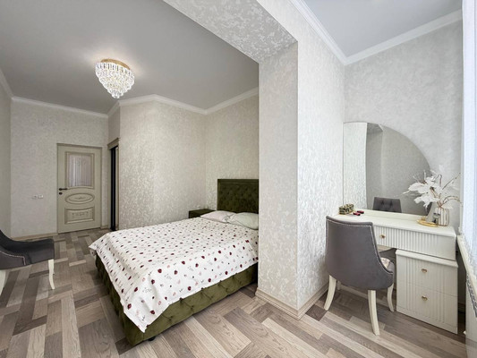 Продам трехкомнатную (3-комн.) квартиру, Оранжерейная ул, 7кА, Нальчик г