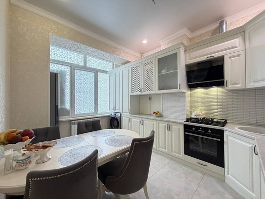 Продам трехкомнатную (3-комн.) квартиру, Оранжерейная ул, 7кА, Нальчик г