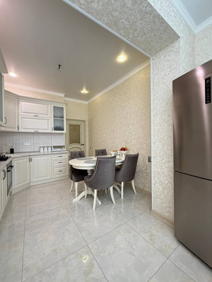 Продам трехкомнатную (3-комн.) квартиру, Оранжерейная ул, 7кА, Нальчик г