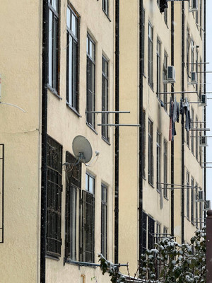 Продам трехкомнатную (3-комн.) квартиру, Оранжерейная ул, 7кА, Нальчик г