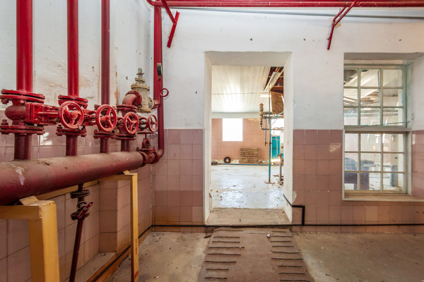 Продам торговое помещение 4 000 м2, Ленина ул, 36к1, Скалистое с