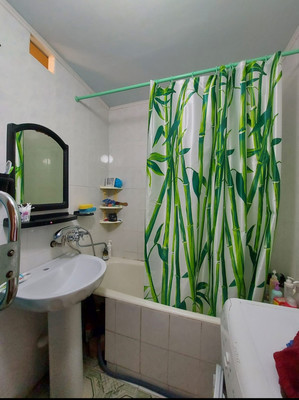 Продам трехкомнатную (3-комн.) квартиру, Запорожская ул, 96, Славянск-на-Кубани г