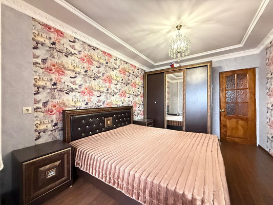 Продам трехкомнатную (3-комн.) квартиру, Шогенова ул, 18, Нальчик г