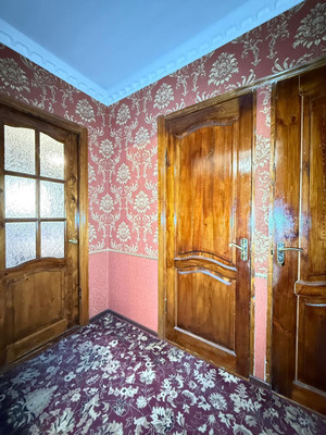 Продам трехкомнатную (3-комн.) квартиру, Шогенова ул, 18, Нальчик г