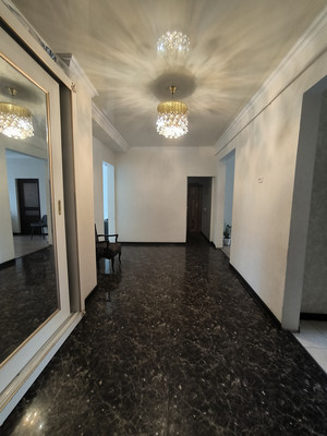 Продам многокомнатную квартиру, Ленина пр-кт, 20, Нальчик г