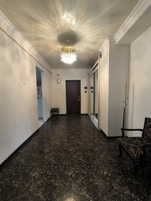 Продам многокомнатную квартиру, Ленина пр-кт, 20, Нальчик г