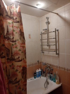 Продам двухкомнатную (2-комн.) квартиру, Генерала Кныша ул, 1, Гатчина г