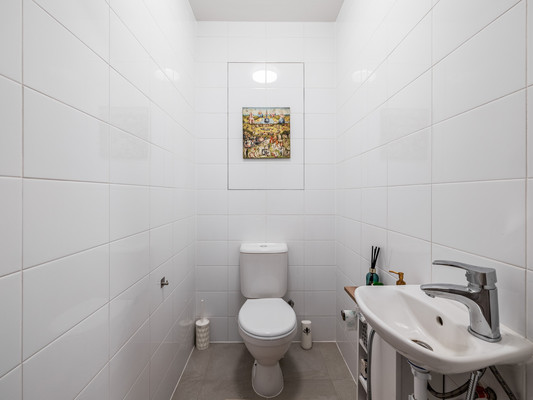 Продам двухкомнатную (2-комн.) квартиру, Никитинская ул, 5, Москва г