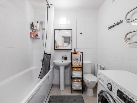 Продам двухкомнатную (2-комн.) квартиру, Никитинская ул, 5, Москва г