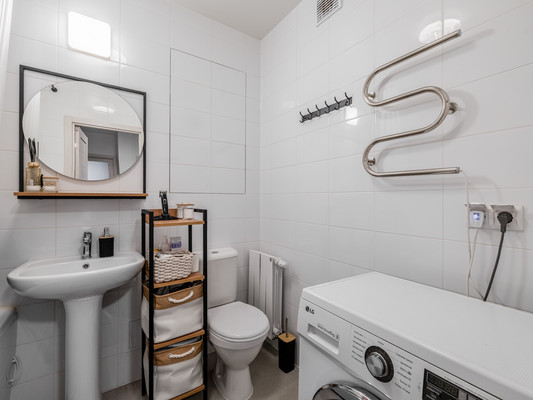 Продам двухкомнатную (2-комн.) квартиру, Никитинская ул, 5, Москва г