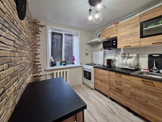 Продам двухкомнатную (2-комн.) квартиру, Батарейная ул, 384, Славянск-на-Кубани г