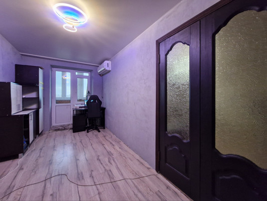 Продам двухкомнатную (2-комн.) квартиру, Батарейная ул, 384, Славянск-на-Кубани г