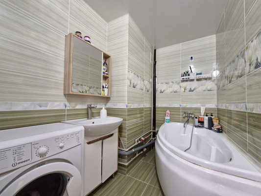 Продам двухкомнатную (2-комн.) квартиру, Батарейная ул, 384, Славянск-на-Кубани г