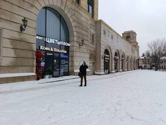 Продам коммерческое помещение 519 м2, Орджоникидзе ул, 1, Москва г