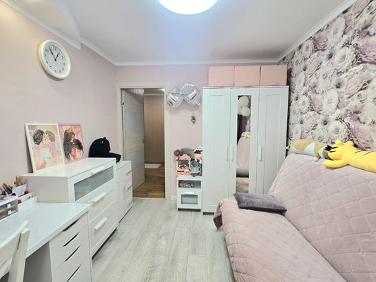 Продам трехкомнатную (3-комн.) квартиру, Первомайская (Климовск мкр.) ул, 3, Подольск г