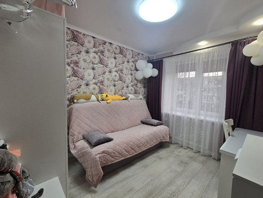 Продам трехкомнатную (3-комн.) квартиру, Первомайская (Климовск мкр.) ул, 3, Подольск г