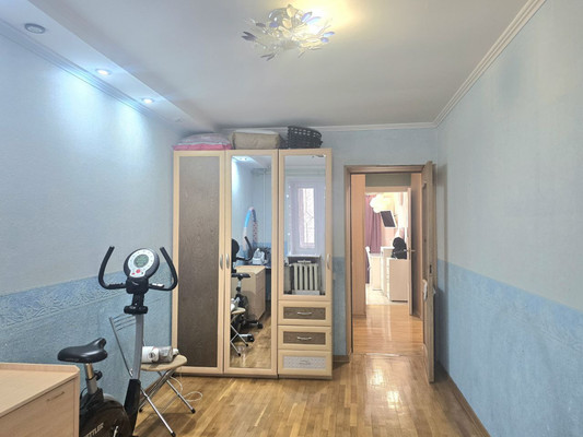 Продам трехкомнатную (3-комн.) квартиру, Первомайская (Климовск мкр.) ул, 3, Подольск г