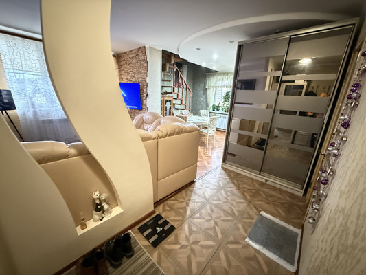 Продам трехкомнатную (3-комн.) квартиру, Радужная ул, 3, Оболдино д