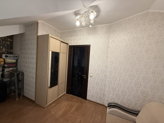 Продам трехкомнатную (3-комн.) квартиру, Радужная ул, 3, Оболдино д