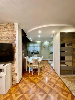 Продам трехкомнатную (3-комн.) квартиру, Радужная ул, 3, Оболдино д