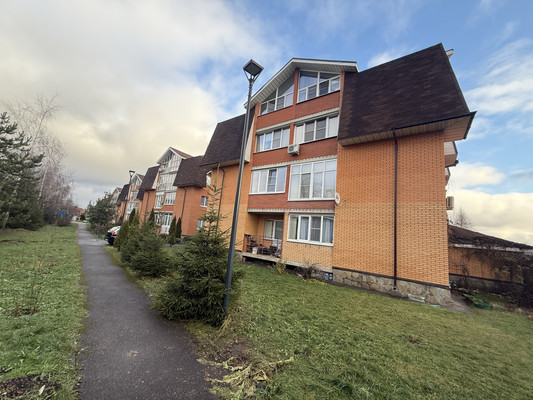 Продам трехкомнатную (3-комн.) квартиру, Радужная ул, 3, Оболдино д