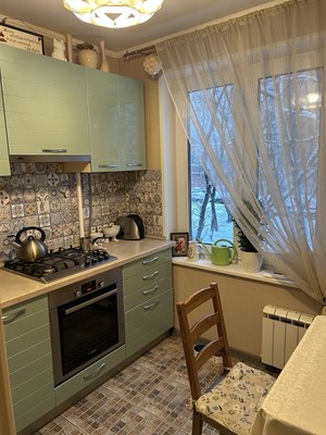 Продам трехкомнатную (3-комн.) квартиру, Черноморский б-р, 4, Москва г