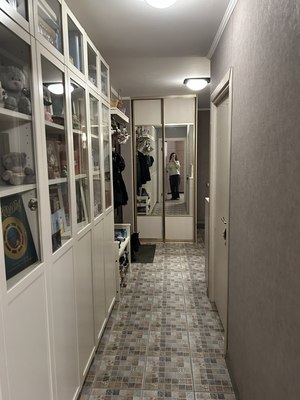 Продам трехкомнатную (3-комн.) квартиру, Черноморский б-р, 4, Москва г