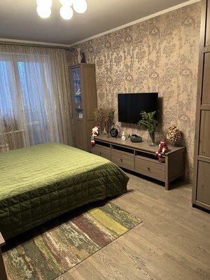 Продам трехкомнатную (3-комн.) квартиру, Черноморский б-р, 4, Москва г