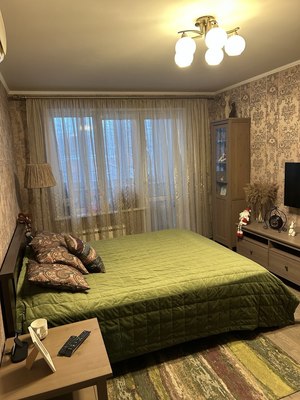 Продам трехкомнатную (3-комн.) квартиру, Черноморский б-р, 4, Москва г