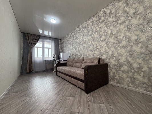 Продам трехкомнатную (3-комн.) квартиру, Победы пр-кт, 49, Комсомольск-на-Амуре г