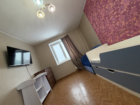 Продам трехкомнатную (3-комн.) квартиру, Победы пр-кт, 49, Комсомольск-на-Амуре г