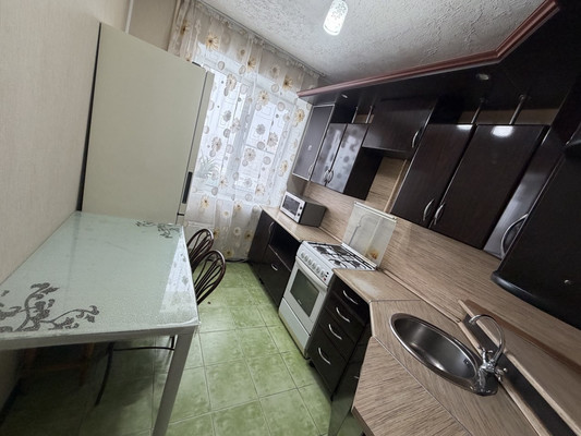 Продам трехкомнатную (3-комн.) квартиру, Победы пр-кт, 49, Комсомольск-на-Амуре г