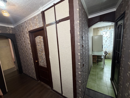 Продам трехкомнатную (3-комн.) квартиру, Победы пр-кт, 49, Комсомольск-на-Амуре г