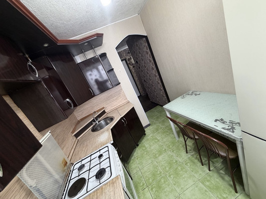 Продам трехкомнатную (3-комн.) квартиру, Победы пр-кт, 49, Комсомольск-на-Амуре г