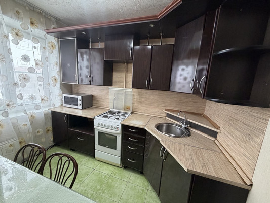 Продам трехкомнатную (3-комн.) квартиру, Победы пр-кт, 49, Комсомольск-на-Амуре г