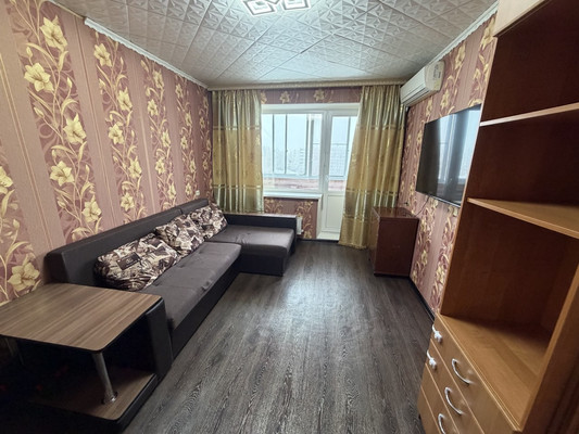 Продам трехкомнатную (3-комн.) квартиру, Победы пр-кт, 49, Комсомольск-на-Амуре г