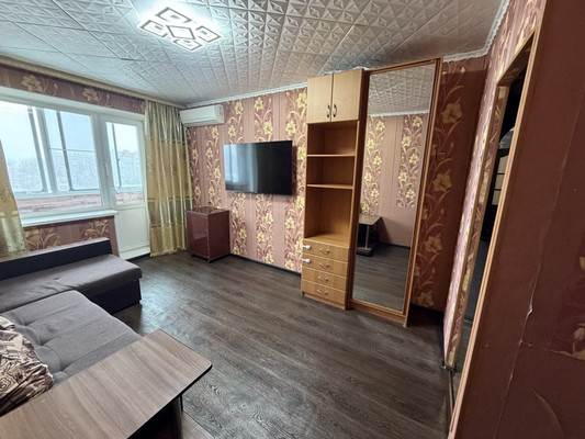 Продам трехкомнатную (3-комн.) квартиру, Победы пр-кт, 49, Комсомольск-на-Амуре г