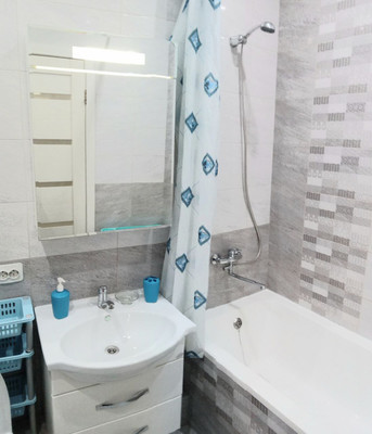 Продам однокомнатную (1-комн.) квартиру, Тихорецкая ул, 22В, Калининград г