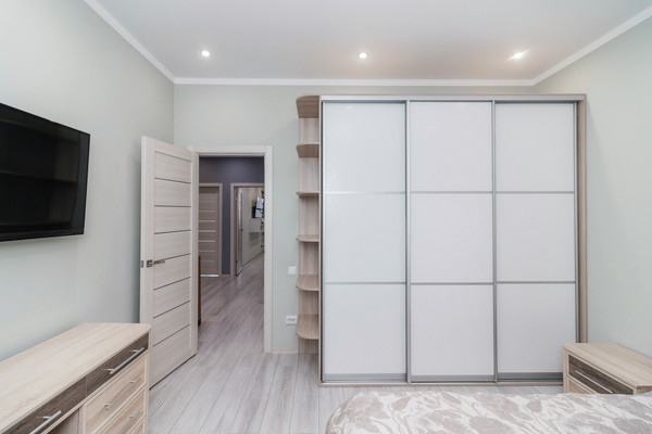 Продам трехкомнатную (3-комн.) квартиру, Ленина ул, 113, Ханты-Мансийск г