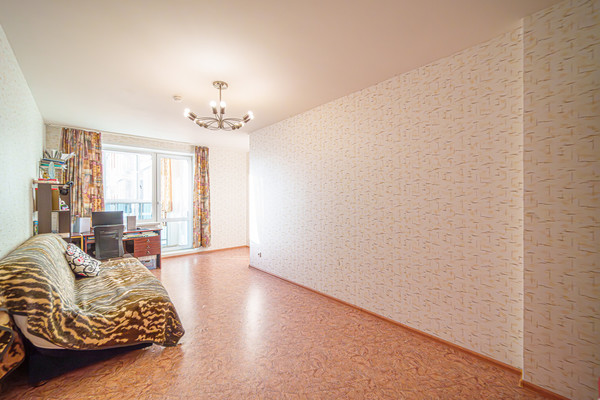 Продам двухкомнатную (2-комн.) квартиру, Крылова ул, 15, Пермь г