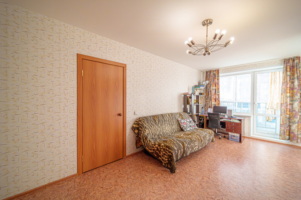 Продам двухкомнатную (2-комн.) квартиру, Крылова ул, 15, Пермь г