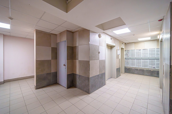 Продам двухкомнатную (2-комн.) квартиру, Крылова ул, 15, Пермь г