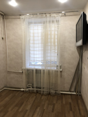 Продам трехкомнатную (3-комн.) квартиру, Черноморская ул, 10, Армавир г