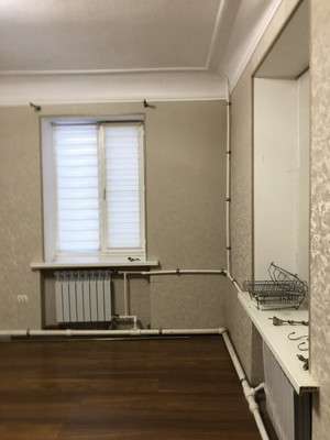 Продам трехкомнатную (3-комн.) квартиру, Черноморская ул, 10, Армавир г