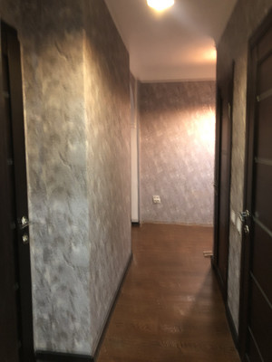 Продам трехкомнатную (3-комн.) квартиру, Черноморская ул, 10, Армавир г