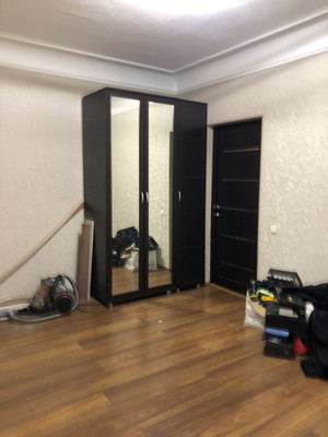 Продам трехкомнатную (3-комн.) квартиру, Черноморская ул, 10, Армавир г