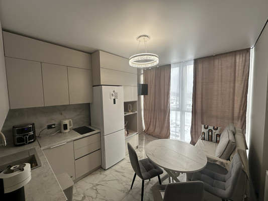 Продам однокомнатную (1-комн.) квартиру, Парковая ул, 2, Молодежное пгт